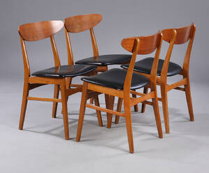Farstrup Møbelfabrik. Sæt på fire stole af teak og bøg 4 
