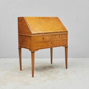 Sekretär, Björk. Bredd 80 cm. Djup 51 cm