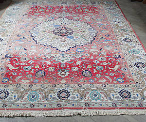 ORIENTMATTA, semiantik, 368 x 276 cm.