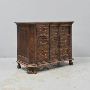 Byrå, Barockstil. Bredd 110