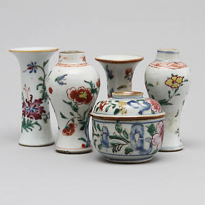 VASER, 4 st samt liten LOCKBURK, porslin, Kina, 1700-tal.