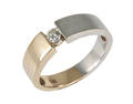 RING mit 1 Brillant ca. 0,12 ct, 585er Weiß- und Gelbgold, ca. 4,0 g.