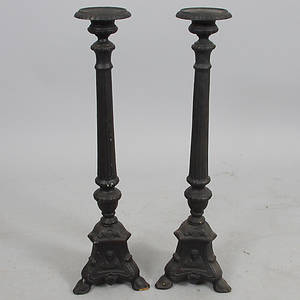 GOLVLJUSSTAKAR, 1 par, gjutjärn, samtida.