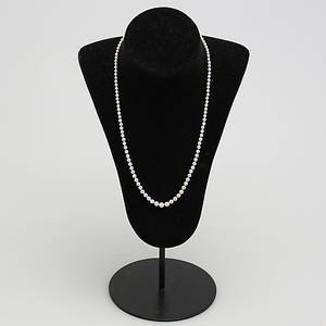 PÄRLCOLLIER MED SILVERLÅS med pärla.