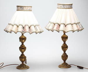 BORDSLAMPOR, ett par, mässing, 1900-tal.