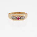 RING, 20K rödguld med rubin samt 4 diamanter, totalt ca 0,06ct. 4,2g.