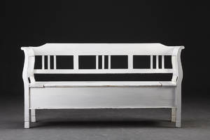 Hvidmalet slagbæk - Klassisk stil 1900 - tallets sidste halvdel.