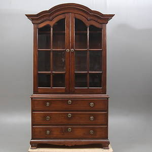 VITRINSKÅP, rokokostil, 1800-tal.