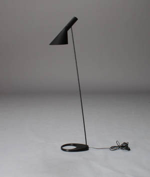 Arne Jacobsen. AJ standerlampe
