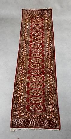 GALLERIMATTA, 305 x 83 cm.
