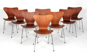 Arne Jacobsen. Sæt på otte Syveren vintage stole i teak, model 3107 8 Denne vare er sat til omsalg under nyt varenummer 4812943