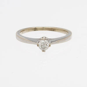 RING, 18K vitguld med diamant, totalt ca 0,25ct. 2,9g.