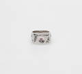 RING, vitguld 9 k, vikt ca. 9,4 gram.