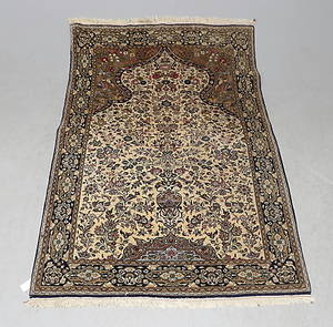 MATTA, Orientalisk, Ghom, ca 215 x 140 cm.