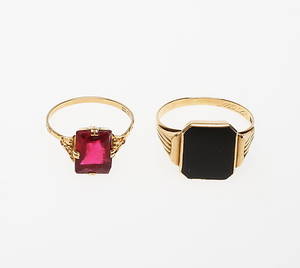 RINGAR, 18 k. guld, 2 st, med stenar.