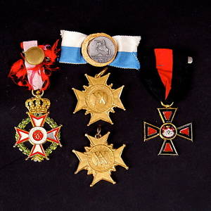 ORDNAR, märken samt minnesmedalj, 5 delar, 1900-tal.