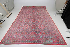 TEXTILMATTA, ca. 343x247 cm.