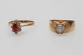 RINGAR, 2 st, 18k guld, vikt ca 5,3 gr.