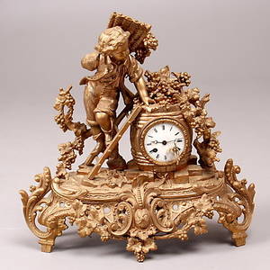 BORDSPENDYL, Louis XVI-stil, bronserad och förgylld metall, 18001900-tal.