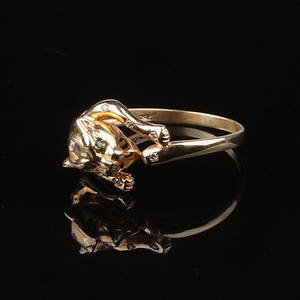 RING, med briljanter, 18k guld, vikt ca 3,45 gram.