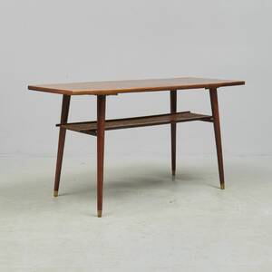 Soffbord, Med tidningshylla