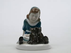 FIGURIN, porslin, läsande flicka, Rosenthal.