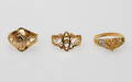 RINGAR, 3 st, 18k guld, vikt ca 6,3 gr.