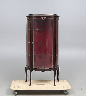 VITRINSKÅP, Louis XVI-stil, 1900-tal.