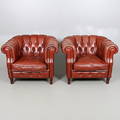 FÅTÖLJER, ett par, Chesterfieldmodell. 1900-talets andra hälft.