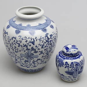 INGEFÄRSKURS samt VAS, Porslin, Kina, 1900-tal.