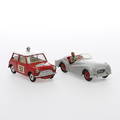 DINKY TOYS 101Triumph TR2, och CORGI Mini-Cooper.