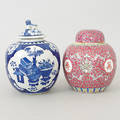 LOCKURNOR, 2 stycken, porslin, Kina, 1900-tal.