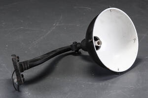 Udendørslampe. Støbejern, industriel type 