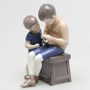 FIGURIN i porslin, Tom och Willy Bing  Gröndahl, Ingeborg Plockross Irminger, Danmark.