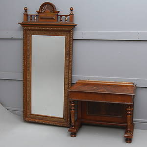 SPEGEL MED KONSOLBORD, omkring sekelskiftet 1900.