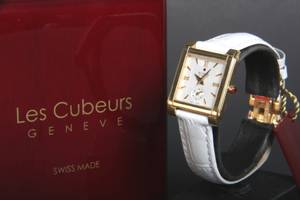 Les Cubeurs Geneve. Swiss Made dameur med rubin.