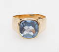 RING med aquamarin, 18k guld, total vikt ca 6,9 gr.