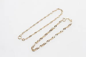 ARMBAND, 2 st, 18k guld, vikt ca 5,7 gr.