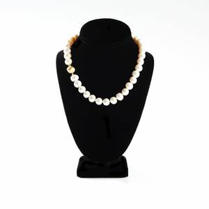 Collier odlade sötvattenspärlor