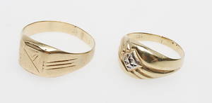 RINGAR,  2 st, 14k guld, vikt ca 4,5 gr.