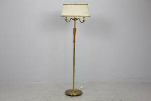 GOLVLAMPA, mässing, tvåarmad