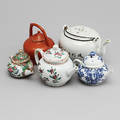 TEKANNOR, 5 st, porslin, Kina, 17001800-tal.