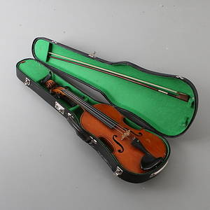 FIOL, etikettmärkt Dulcis et Fortis, troligen tidigt 1900-tal.