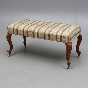 BÄNK, rokokostil, omkring sekelskiftet 1900.