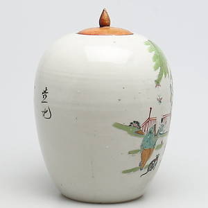 BOJAN i porslin med trälock. Kina. 1800-tal.