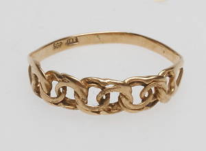 RING BISMARCK, 18k guld, vikt ca 1,3 gr.