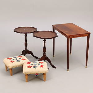 VIGSELSPALLAR ett par, 1884, PELARBORD ett par, LAMPBORD, 1900-tal.