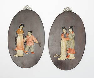 VÄGGPLAKETT, 2 st, 1900-tal.