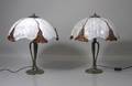 Paar Tischlampe mit Glasschirm, Metallguß teilpatiniert, 2-Lichtig, 20. Jh.