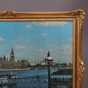 TAVELRAM, förgylld, 1900-talets andra hälft.